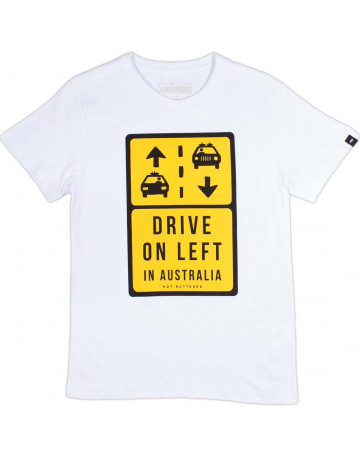 Camiseta HB Juvenil Drive On Left - Branco